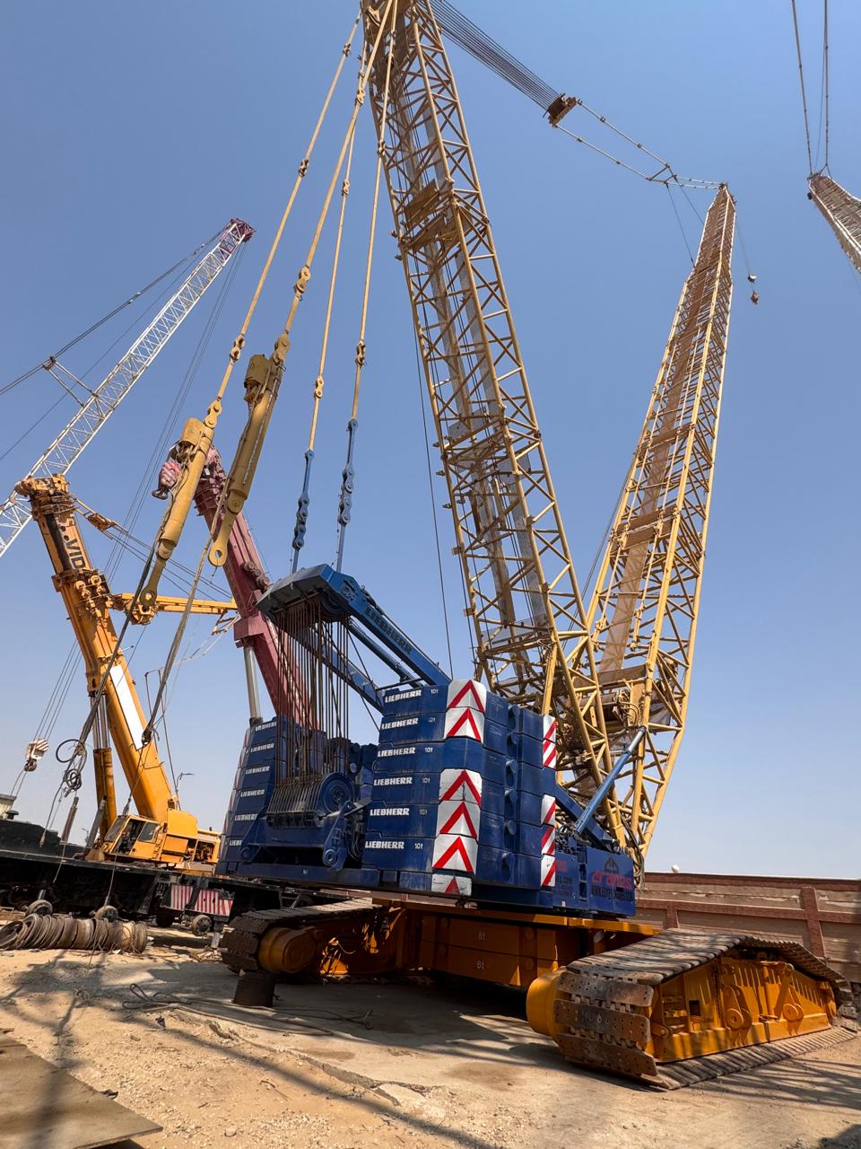 Liebherr LR 1400/2 — 400 tons Crawler Crane
